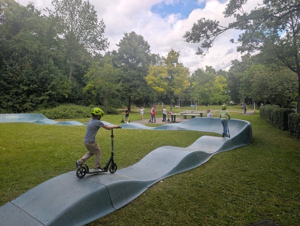 Nachhaltiger Pumptrack als Alternative zu Skateparks